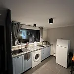 Retro Retreat - Apartament Modern Cu Parcare Gratuita