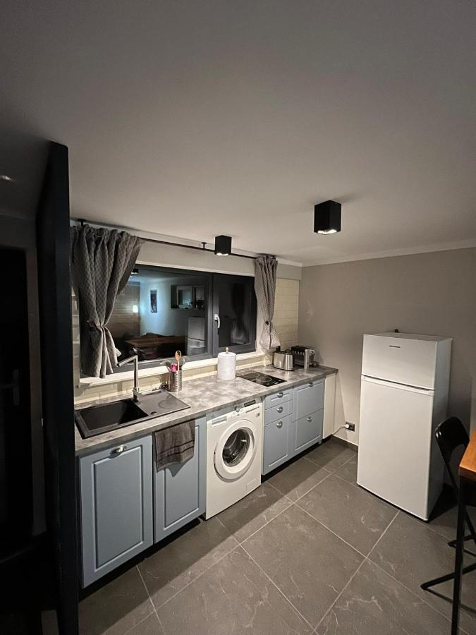 Retro Retreat - Modern Cu Parcare Gratuita Apartment *