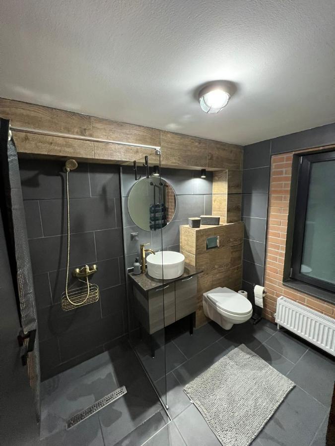 Apartment Retro Retreat - Modern Cu Parcare Gratuita
